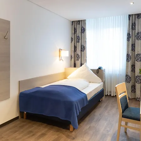 Hotel Ringhotel Loew's Merkur 4*