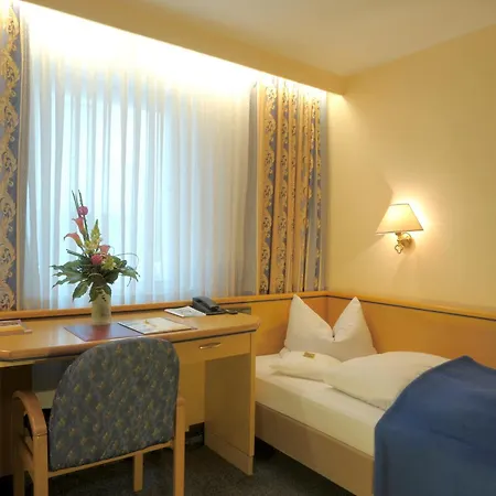 Ringhotel Loew's Merkur Отель