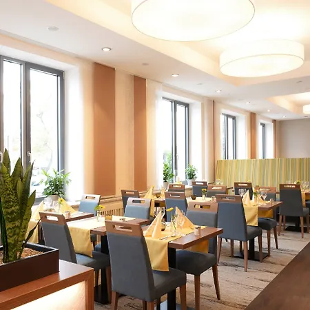 Ringhotel Loew's Merkur Отель 4*