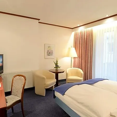 Hotel Ringhotel Loew's Merkur 4*