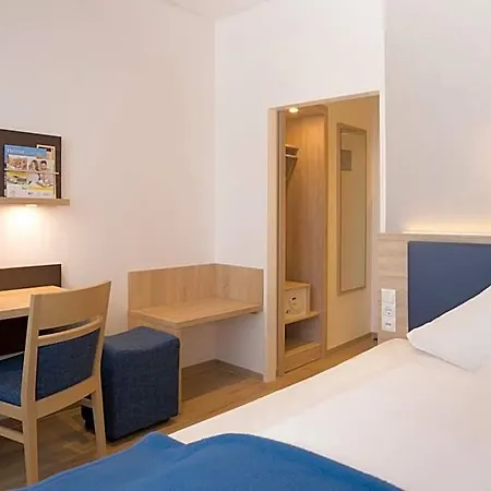 Hotel Ringhotel Loew's Merkur 4*
