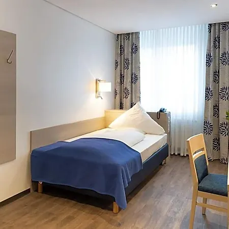 Ringhotel Loew's Merkur Hotel 4*
