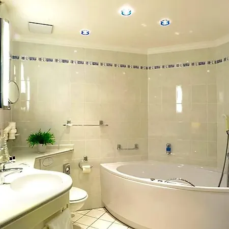 Szálloda Ringhotel Loew's Merkur 4*