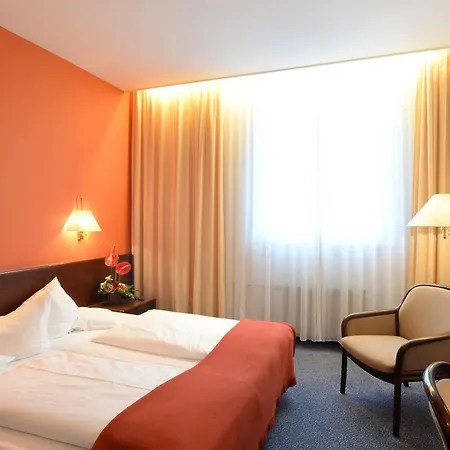 Ringhotel Loew's Merkur Hotel 4*