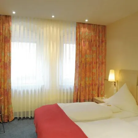 Ringhotel Loew's Merkur 4* Nuremberg
